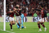 Com gol de Pedro, Flamengo vence Fluminense e se firma em 2º