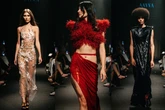 Desfile da marca brasileira Aavva encerra evento de moda em Dubai