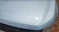 Mulher é encontrada morta com olho arrancado e bilhete: “Tá pago”