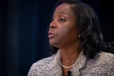 Quem é Lisa Cook, 1ª diretora negra do BC dos EUA, demitida por Trump