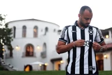 Botafogo encara Vasco em Brasília com disputa no setor ofensivo. Compre seu ingresso!