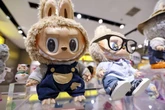 Labubu: roubos do polêmico boneco levam fãs a cogitarem fazer seguro