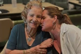 Renata Ceribelli emociona ao celebrar os 93 anos da mãe; leia