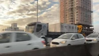 Ciclista morre atropelado por carreta e acidente bloqueia BR-101 em SC
