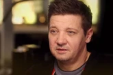 Atriz acusa Jeremy Renner de enviar fotos íntimas sem permissão