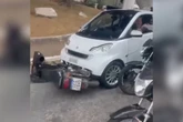 “Cê é louco?”: motorista é flagrado arrastando moto com o carro em SP