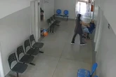 Câmera mostra momento que ex-marido invade sala para matar enfermeira