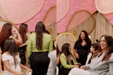 Grávida rompe bolsa em podcast de Thaila e Julia Faria; saiba desfecho