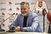 Diretor do Flamengo detona árbitro e promete ação na Conmebol. Vídeo