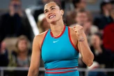 Sabalenka bate Swiatek com “pneu” e chega à final de Roland Garros