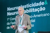 Reabilitação online reduz sequelas da Covid longa, diz médico no Sarah