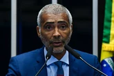Romário reage após ser cobrado por aliados de Bolsonaro sobre Moraes