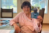 Irmãos separados em orfanato se emocionam em reencontro após 80 anos