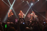 Vídeo: grupo de K-pop faz show com a camisa do Botafogo