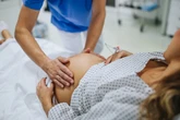 Grávida de 8 meses espancada por companheiro perde o bebê
