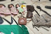 Bolsa de desaparecida é achada com serial killer entre facas e bonecas