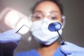 Clínica do DF é condenada a pagar R$ 9 mil por remoção de dente errado