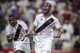 Com um jogador a menos, Vasco vence Fortaleza no Campeonato Brasileiro