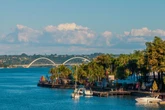 CLDF aprova aumento na altura máxima de residências no Lago Sul