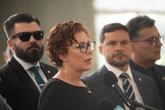 Carla Zambelli envia requerimento à Interpol