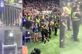 Vídeo: Messi é provocado por torcedor com camisa de CR7 e se irrita