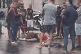 Vídeo: vítima reage a assalto e agride criminoso no Rio de Janeiro