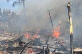 Vídeo: incêndio destrói casas e deixa moradores feridos em SC
