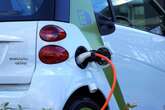 Ibaneis assina decreto sobre isenção de IPVA para carros elétricos