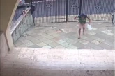 Veja momento que zelador incendeia prédio antes de espancar moradora