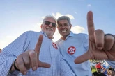 Vídeo: petistas são recebidos com vaias em evento que terá Lula na BA