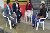 Juiz faz audiência em calçada para atender homem em situação de rua