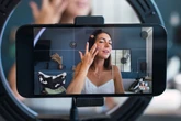 Na China, lei proíbe influenciadores de falar sobre determinadas áreas