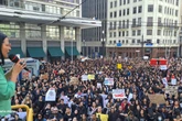 Servidores sociais fazem manifestação em frente à Câmara de SP
