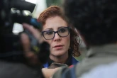 Vídeo: Zambelli diz ser “exilada” e agradece apoio de Flávio Bolsonaro