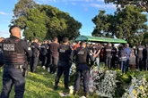 Com homenagens, PM morto em acidente de carro no DF é sepultado