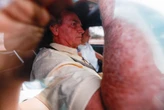 Bolsonaro tem crise de soluço e vômito; família avalia ida a hospital