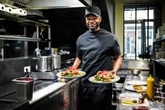 Chefs do DF reinventam comida saudável com sabor e afeto