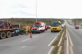 Acidente grave entre caminhão e carro deixa um morto na BR-020