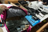 PF encontra mochila lotada de dinheiro com traficantes bilionários
