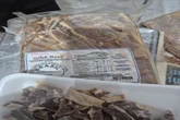 Carne podre e macarrão mofado: empresário vendia alimentos vencidos