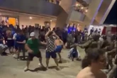 Vídeo: PM de MG agride torcedores do Cruzeiro em comemoração de vitória contra o Flamengo