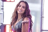 Anitta vai tirar veia que passa no meio da testa. Entenda procedimento