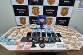 PCDF acha R$ 215 mil e restos de comida em casa de idosa trancada