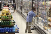 Condições climáticas e dólar contribuem para deflação de alimentos