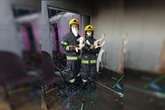 Bombeiros resgatam cachorros durante incêndio em casa no Entorno do DF