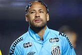 Neymar é chamado de “vacilão” após jogo do Santos e reage; assista