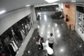 Vídeo: grávida e filha menor são flagradas furtando loja em shopping