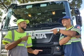 Paixão pela corrida: garis treinam por até 21 km antes do trabalho