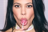 Kourtney Kardashian polemiza com pirulitos probióticos para a vagina