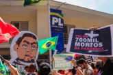 MTST leva boneco inflável a protesto em SP e pede prisão de Bolsonaro